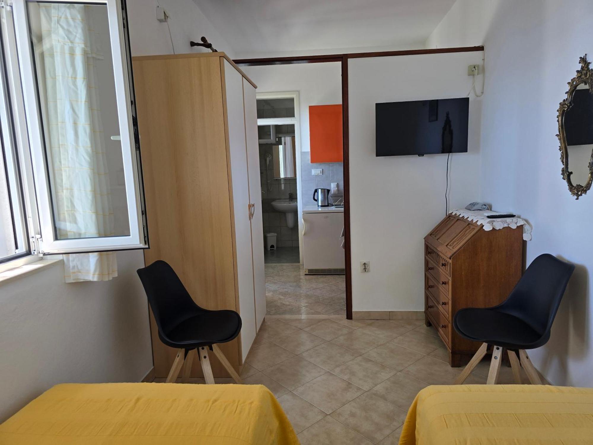 Apartments Bajo - Free Parking Дубровник Екстериор снимка