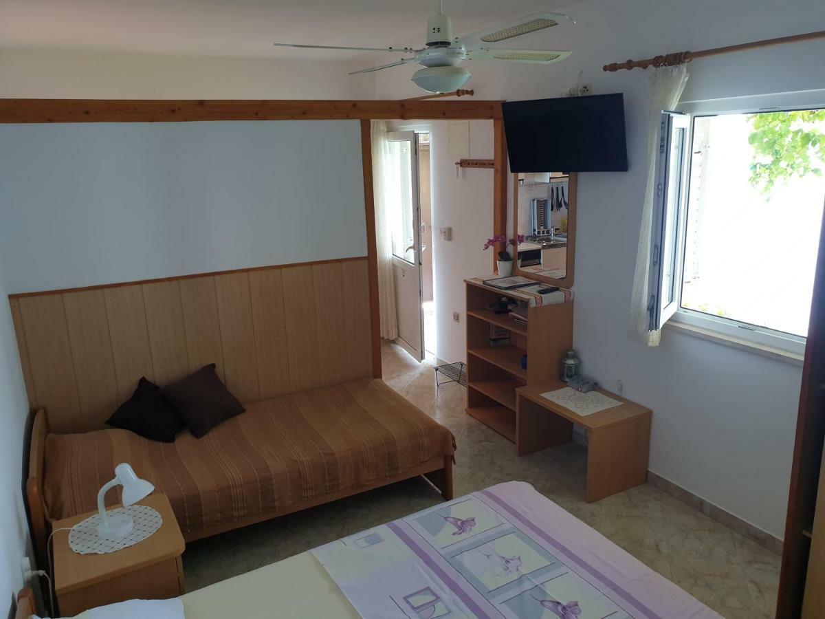 Apartments Bajo - Free Parking Дубровник Екстериор снимка